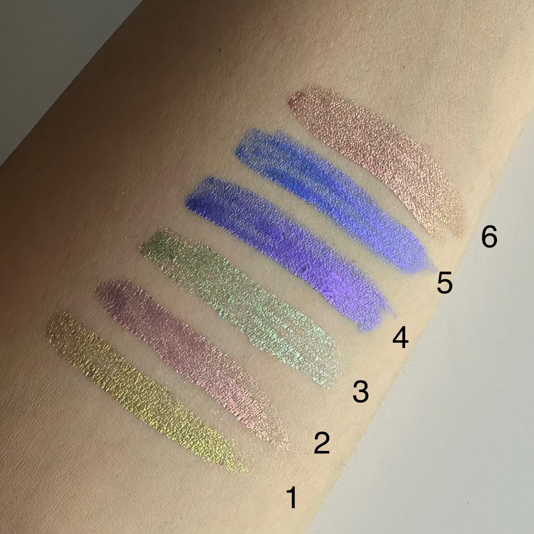 FARD À PAUPIÈRES & EYELINER