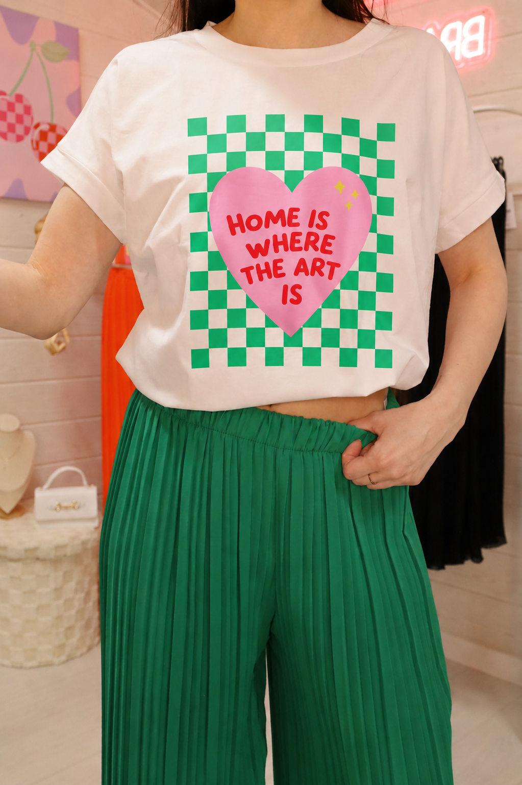 t-shirt femme, t-shirt imprimé, t-shirt arty, mode femme tendance, t-shirt coton femme, look casual chic, t-shirt oversize, boutique femme, t-shirt été, t-shirt coloré
