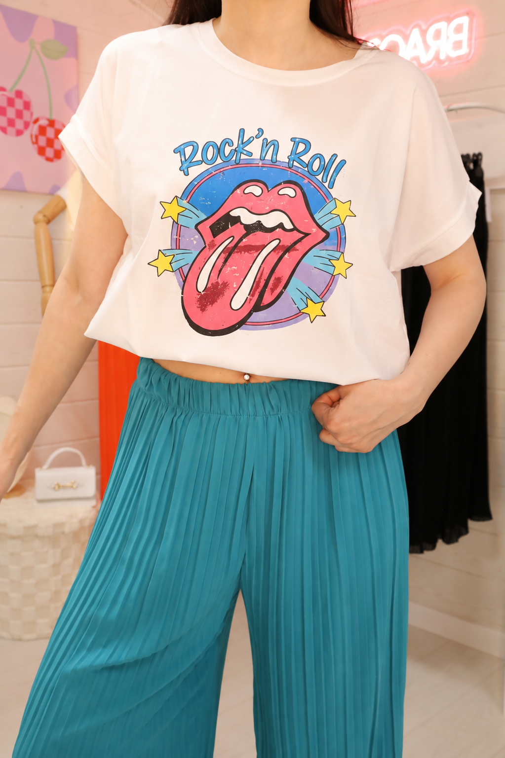 t-shirt femme, t-shirt rock, t-shirt imprimé, rock n roll, t-shirt coton femme, mode femme tendance, t-shirt oversize, look casual chic, boutique femme, t-shirt vintage