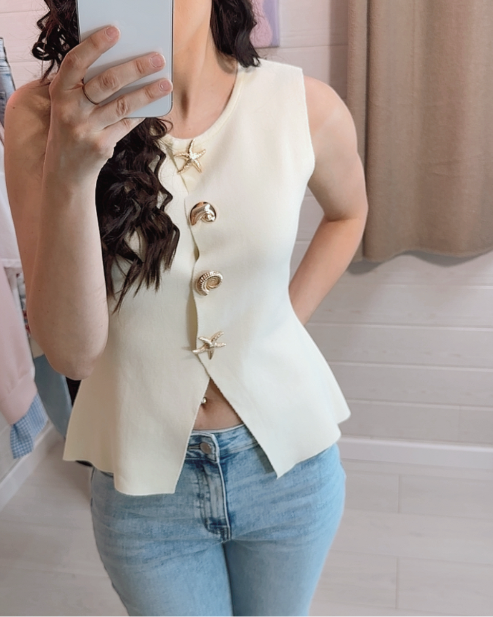 Pull “Marina” – Sans Manches & Boutons Signature